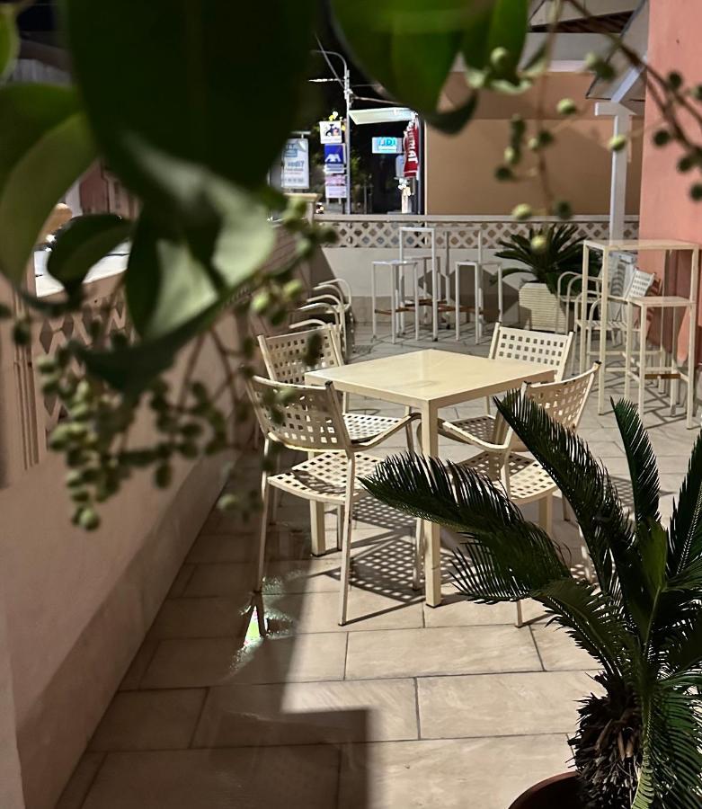 A Due Passi Dal Mare Bed and Breakfast Καταντζάρο Εξωτερικό φωτογραφία
