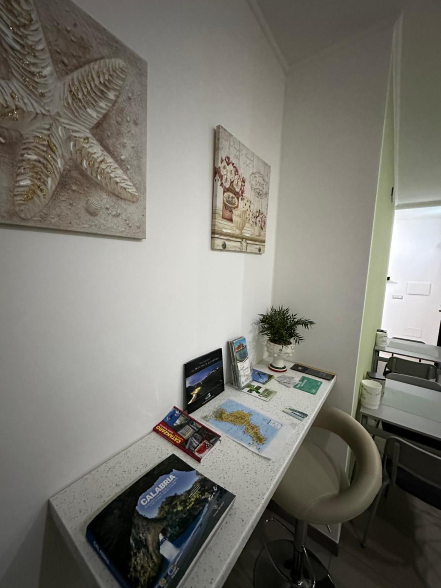 A Due Passi Dal Mare Bed and Breakfast Καταντζάρο Εξωτερικό φωτογραφία